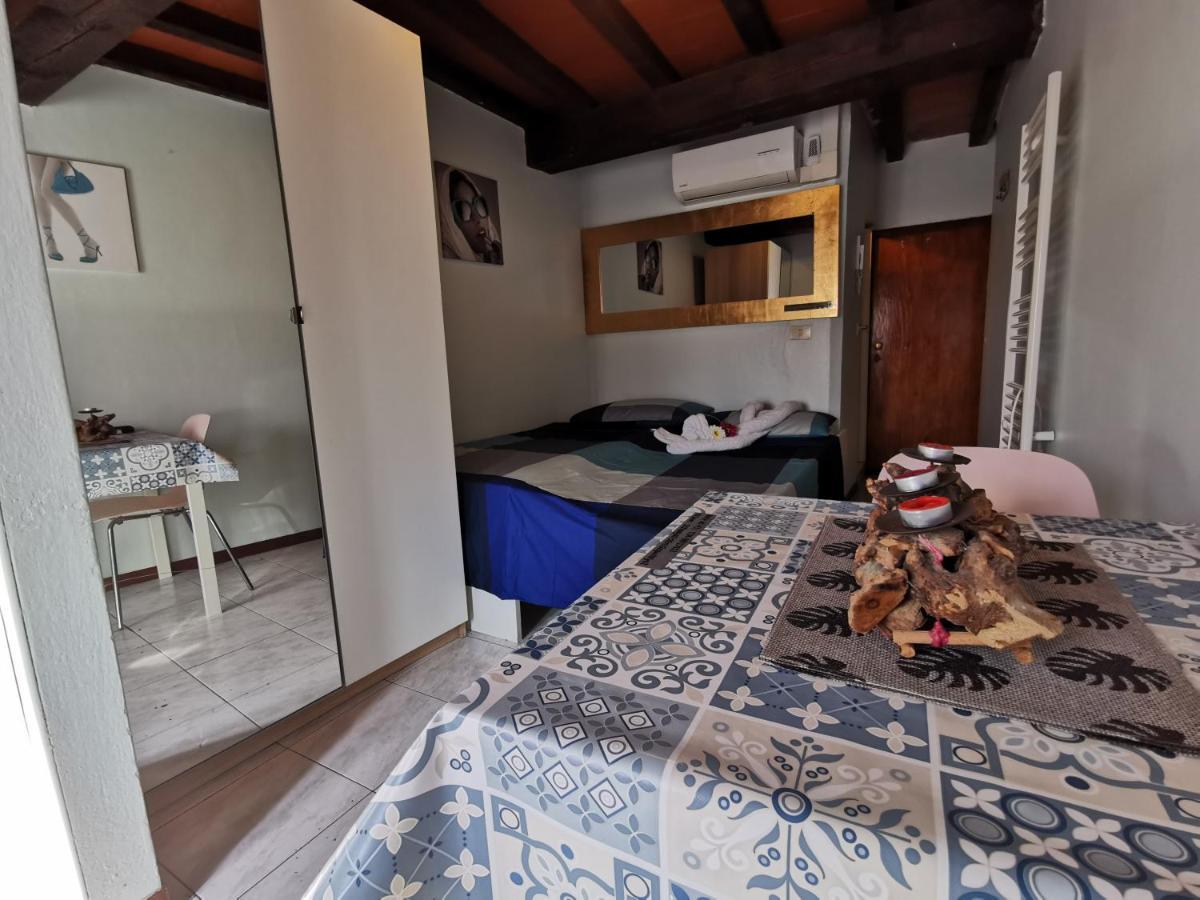Appartement Piccola Stella à Parme Extérieur photo