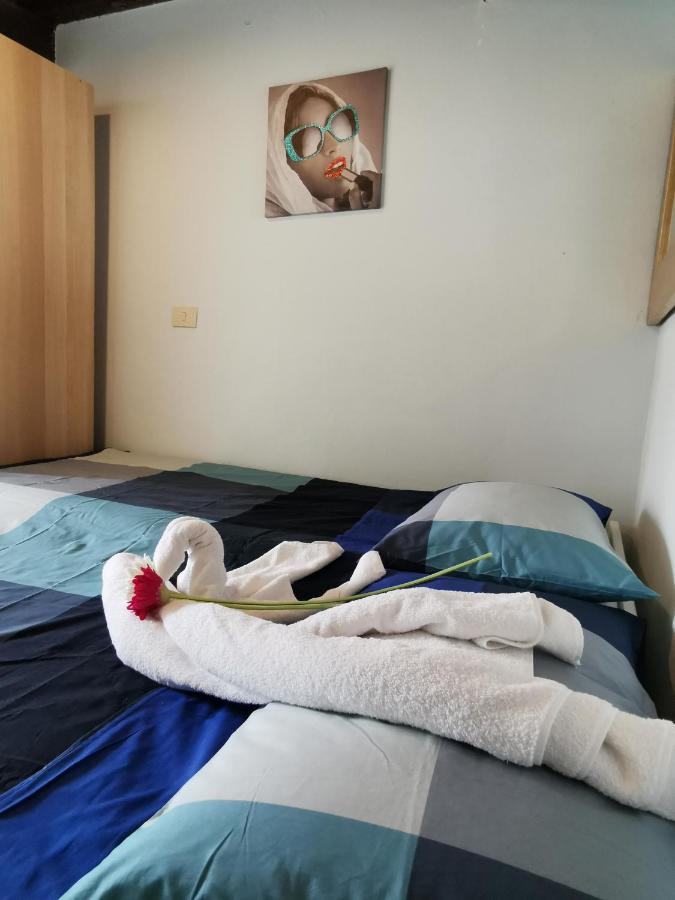 Appartement Piccola Stella à Parme Extérieur photo