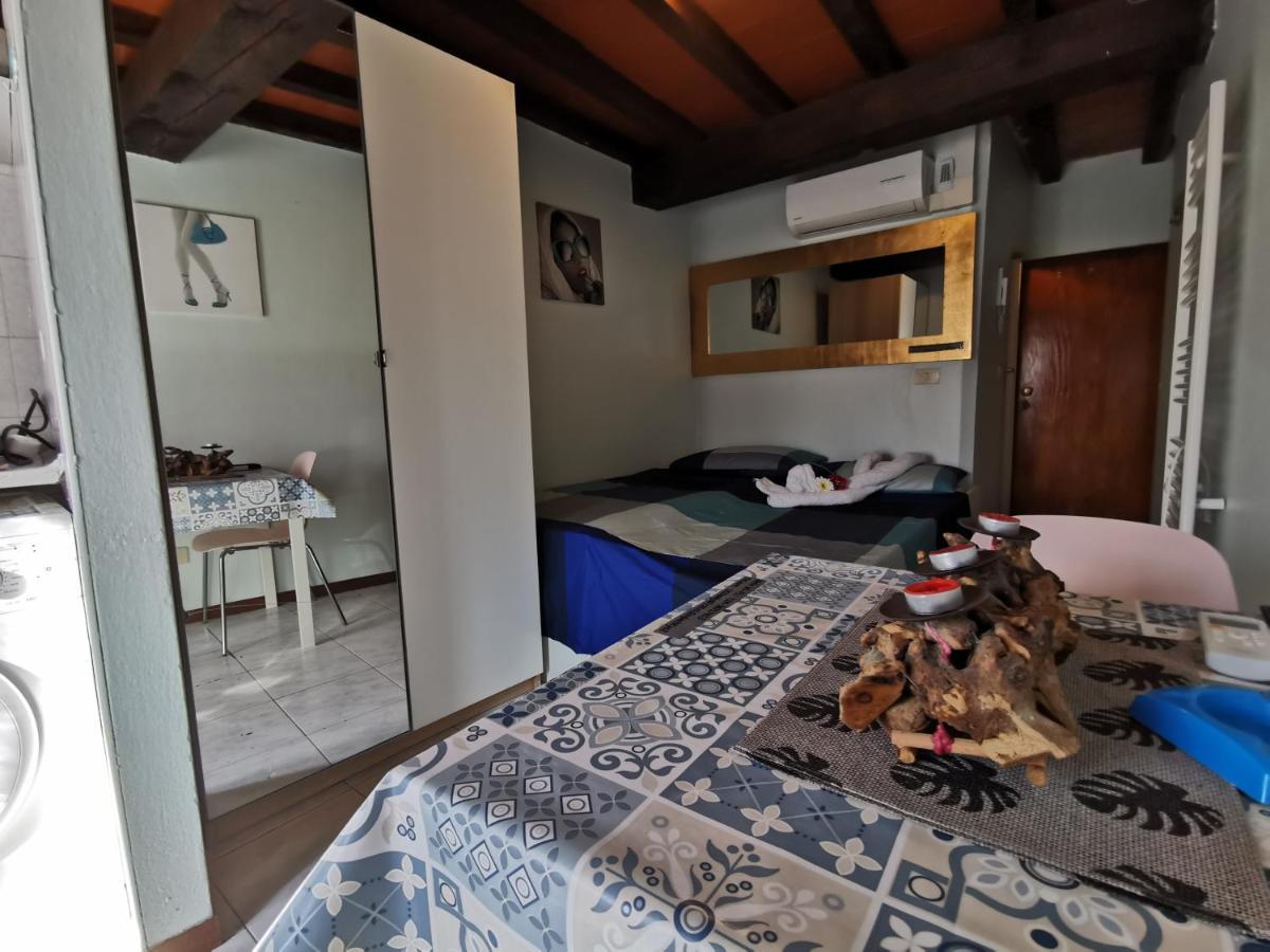 Appartement Piccola Stella à Parme Extérieur photo